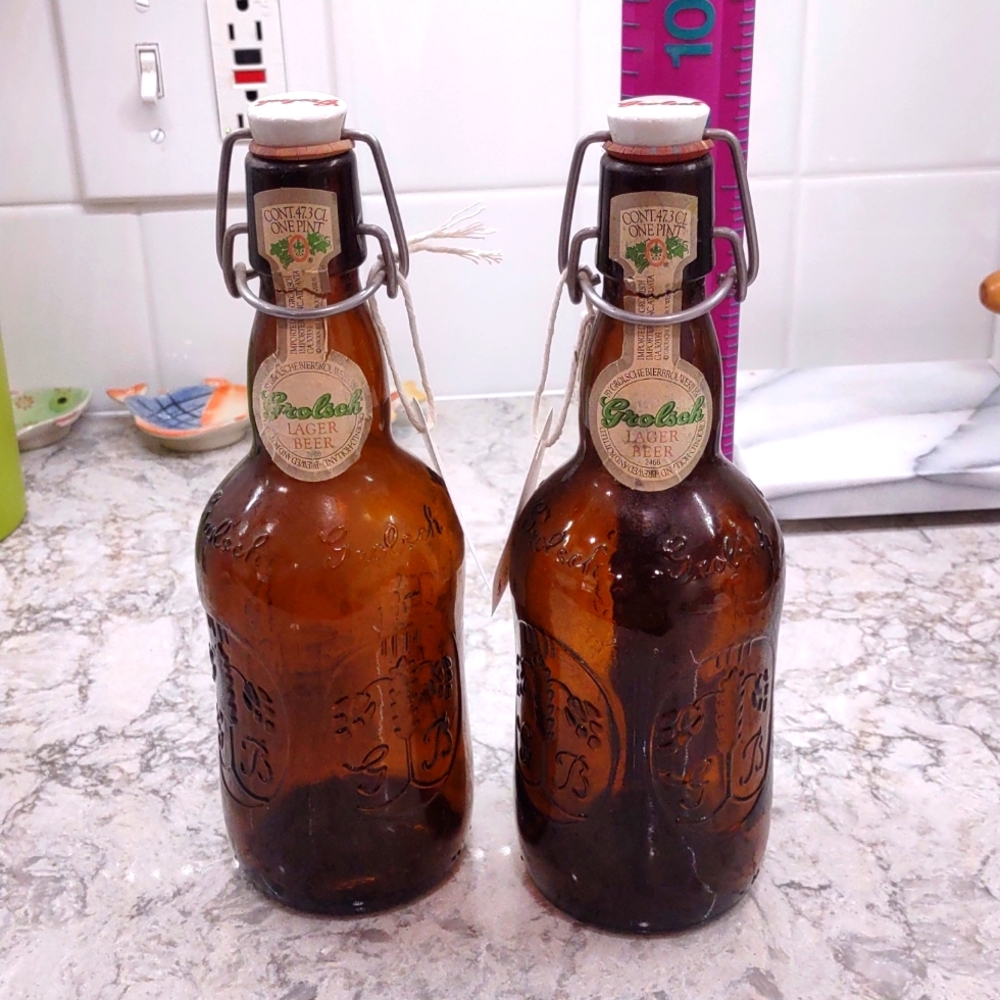 🏠 Old Amber colored bottles with stoppers